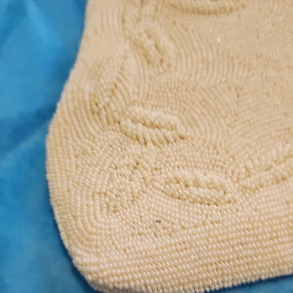 Elegant Cream Beaded Clutch - Picture 2 of 16